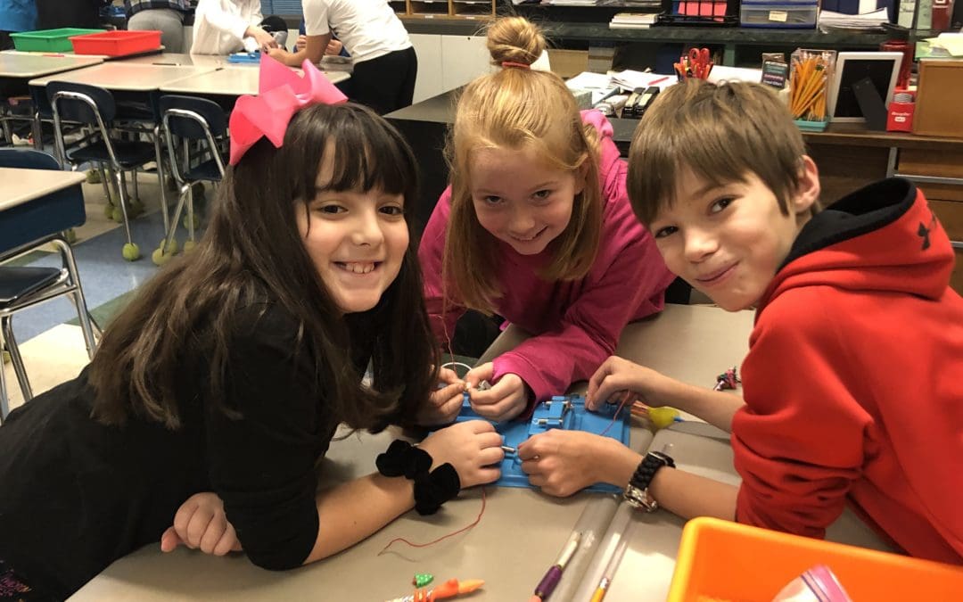 Fourth Grade Students Build Circuits